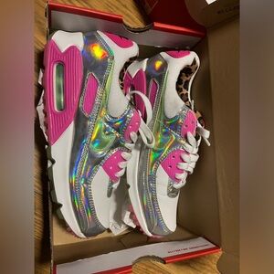 Nike Air Max 90
LX Daisy Leopard Iridescent (Women's)